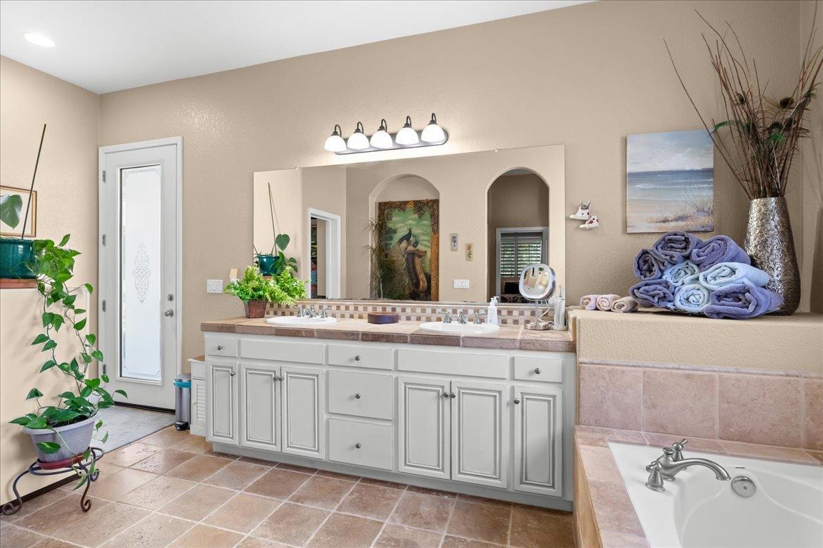 1781 N Ripon Rd, Ripon, CA 95366