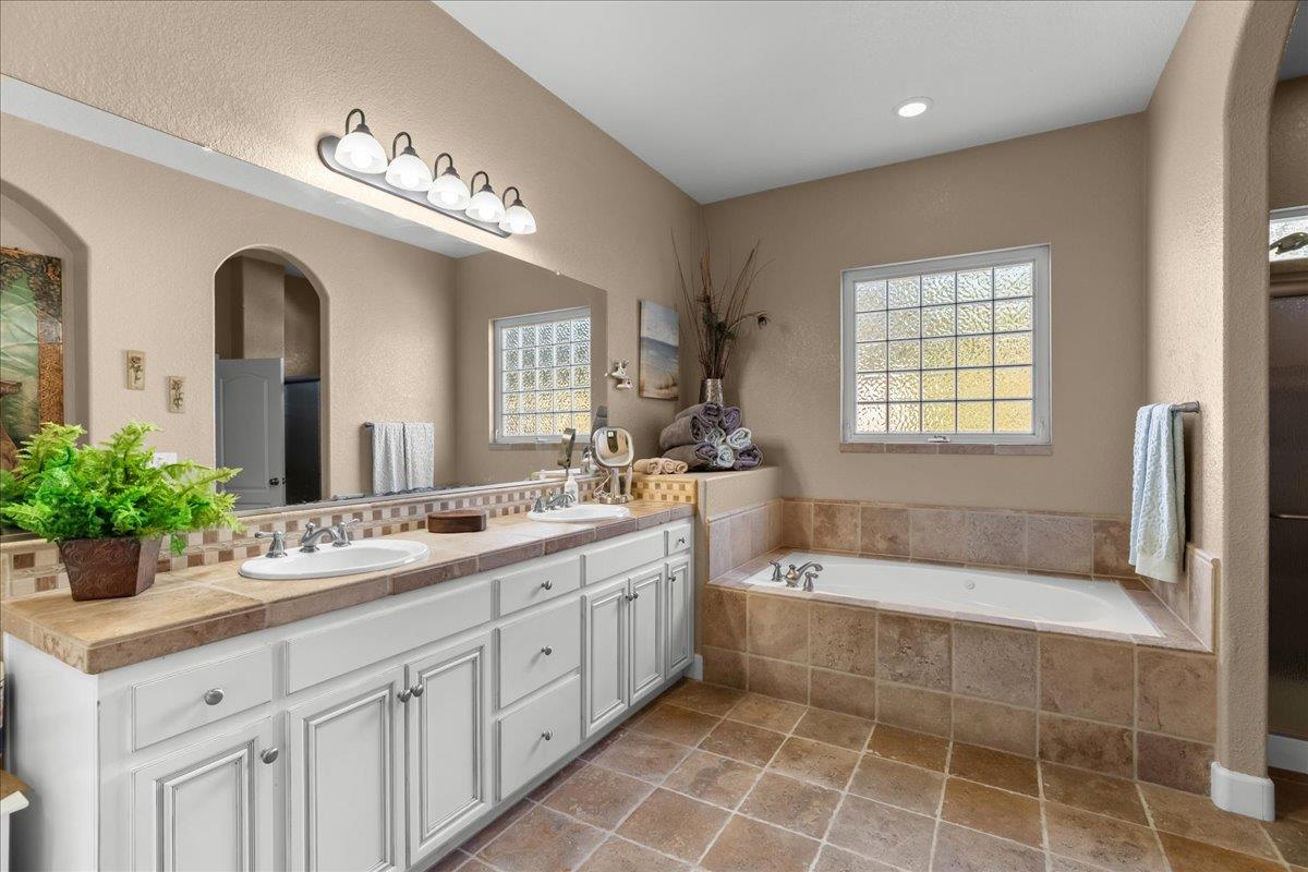 1781 N Ripon Rd, Ripon, CA 95366