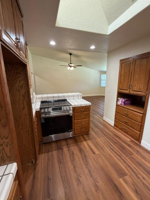 1300 Pleasanton Pl, Oakdale, CA 95361
