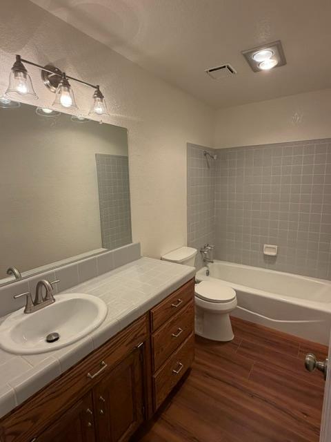 1300 Pleasanton Pl, Oakdale, CA 95361