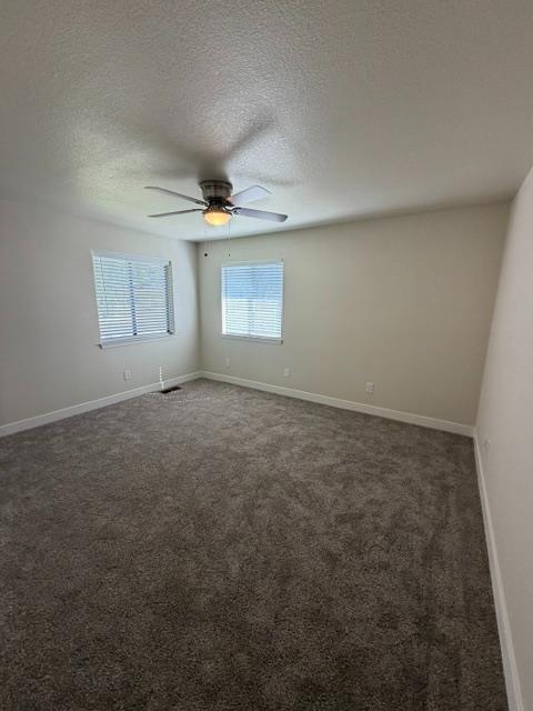 1300 Pleasanton Pl, Oakdale, CA 95361