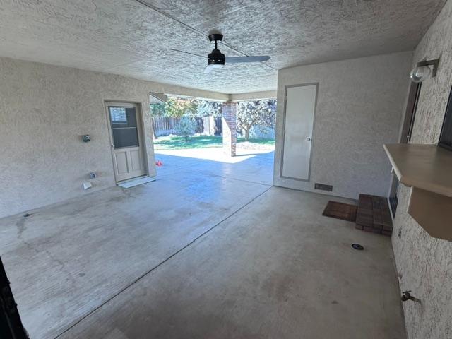 1300 Pleasanton Pl, Oakdale, CA 95361
