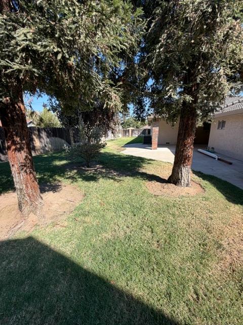 1300 Pleasanton Pl, Oakdale, CA 95361