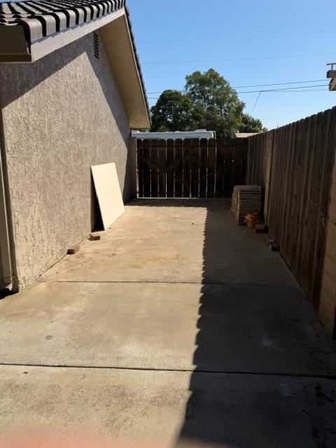 1300 Pleasanton Pl, Oakdale, CA 95361