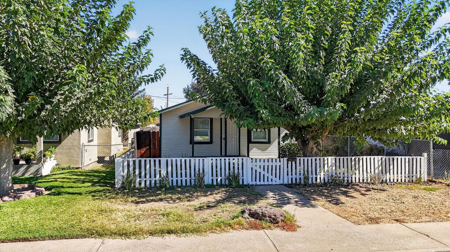 3228 6th St, Ceres, CA 95307