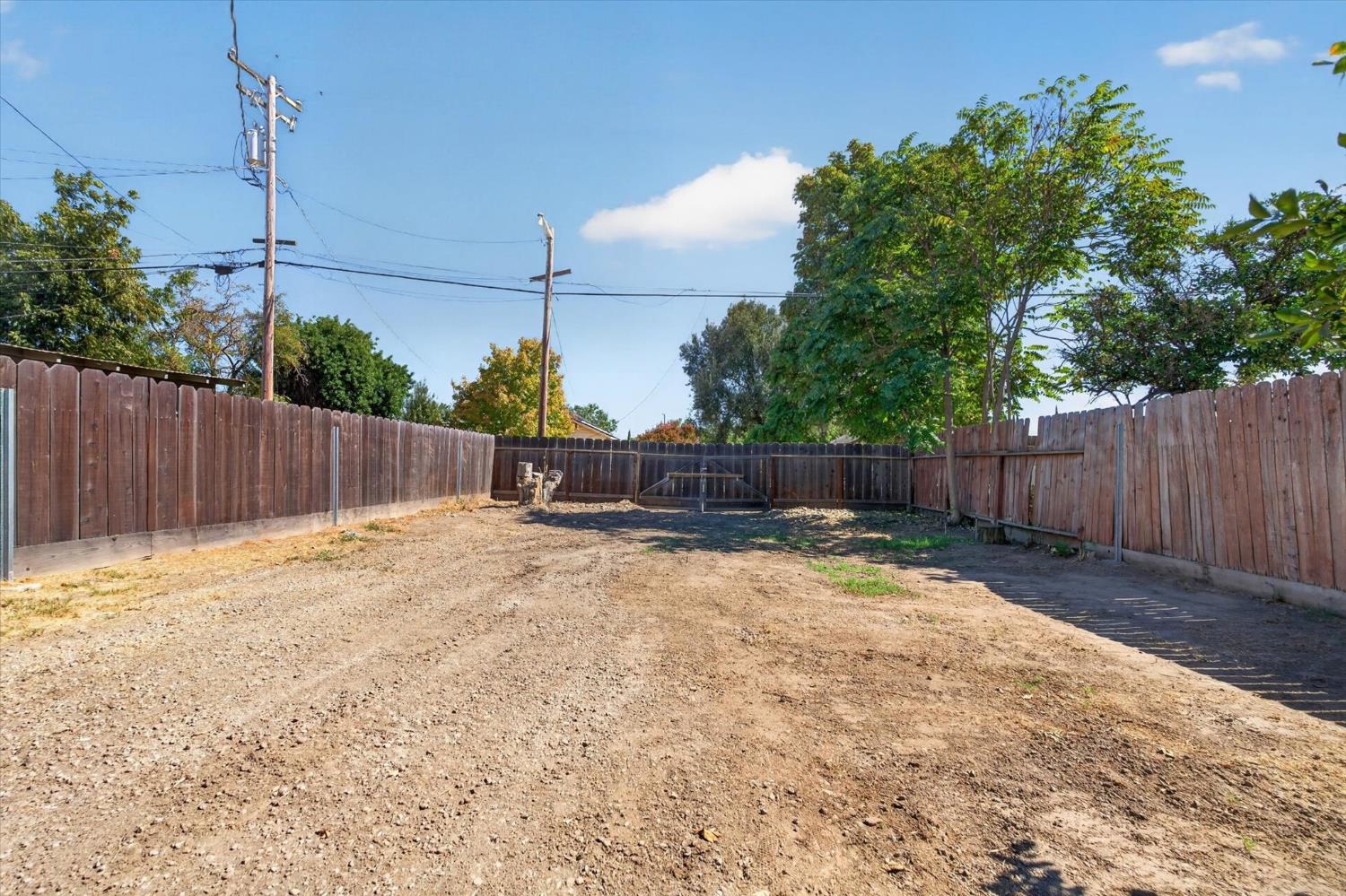 3228 6th St, Ceres, CA 95307