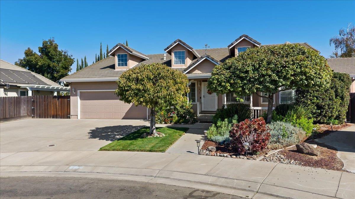 1084 Eastburg Ct, Ripon, CA 95366