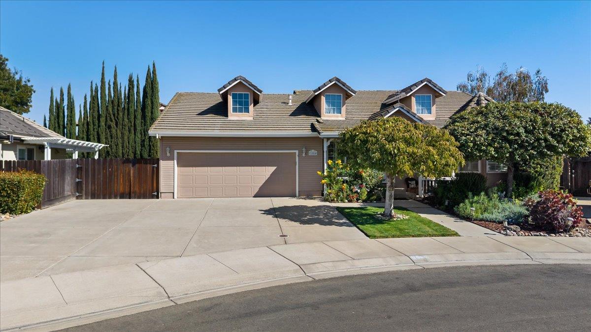 1084 Eastburg Ct, Ripon, CA 95366