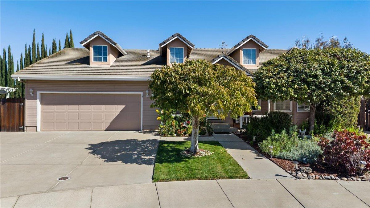 1084 Eastburg Ct, Ripon, CA 95366
