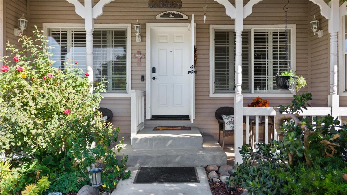 1084 Eastburg Ct, Ripon, CA 95366