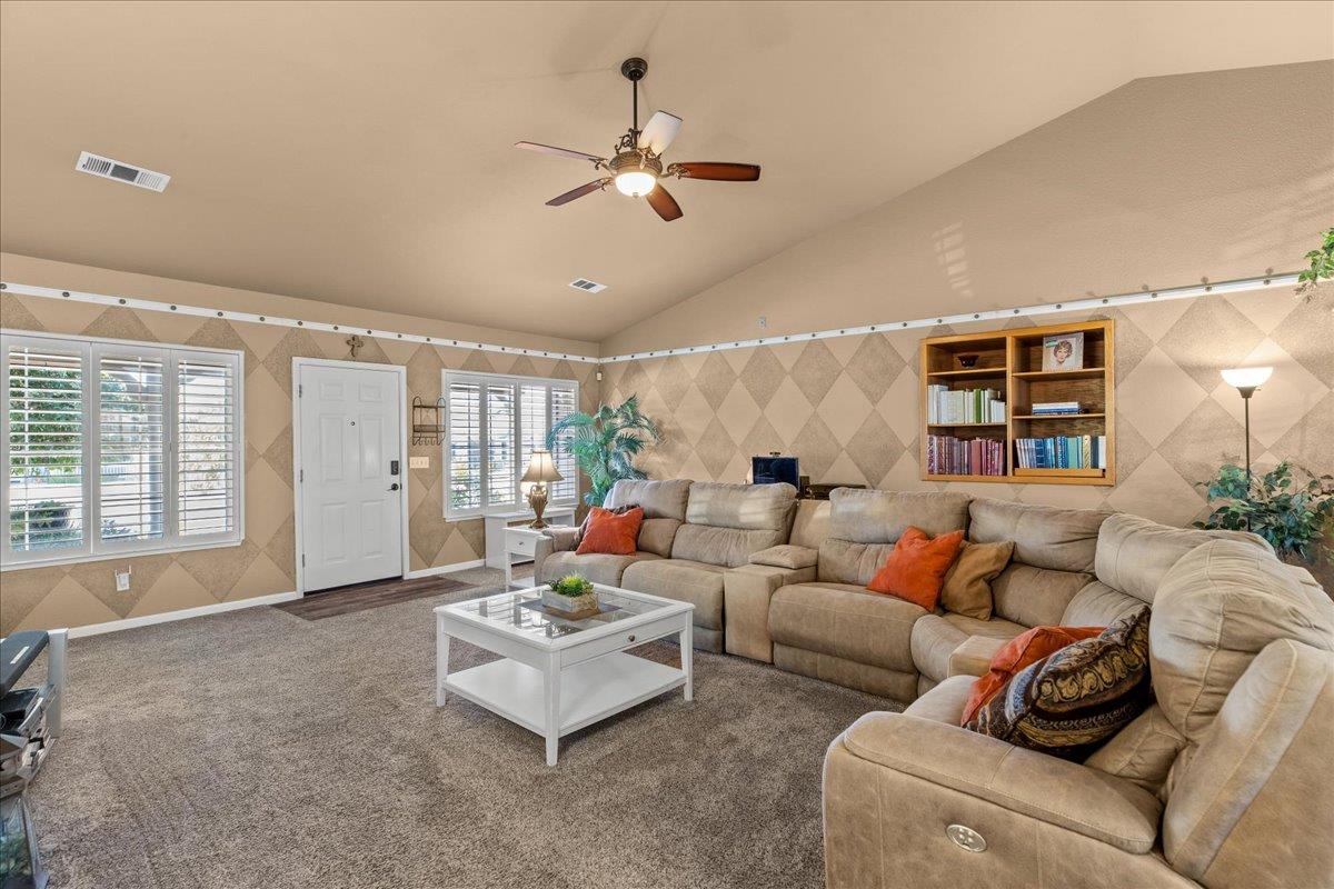 1084 Eastburg Ct, Ripon, CA 95366