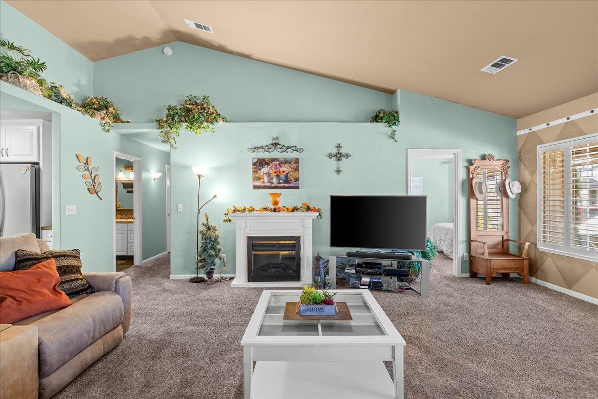 1084 Eastburg Ct, Ripon, CA 95366