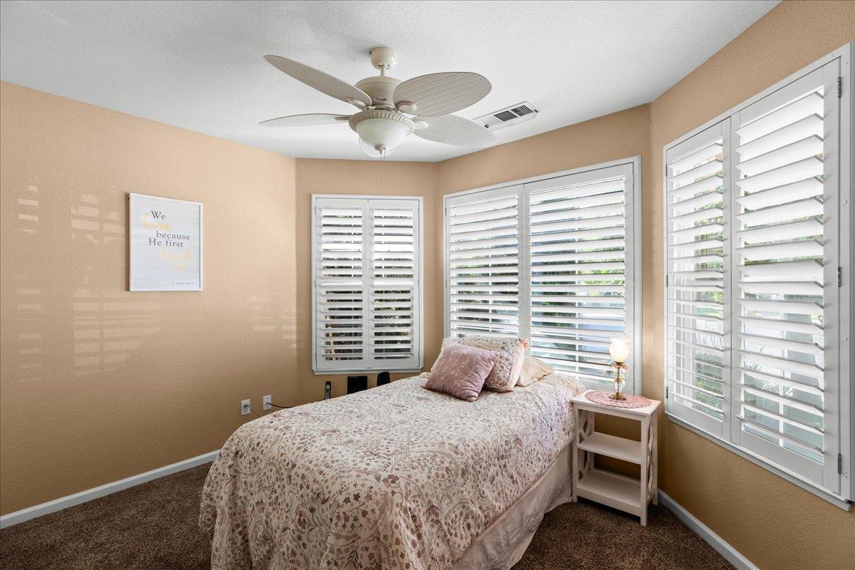 1084 Eastburg Ct, Ripon, CA 95366