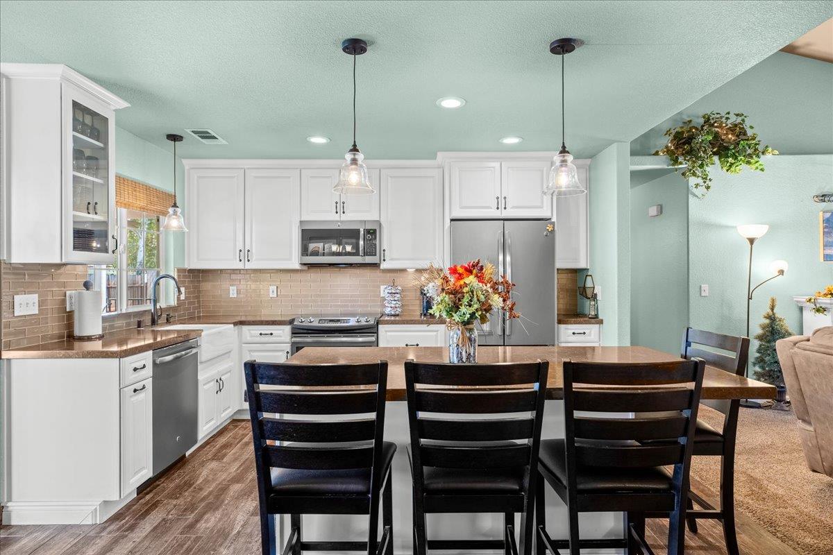 1084 Eastburg Ct, Ripon, CA 95366