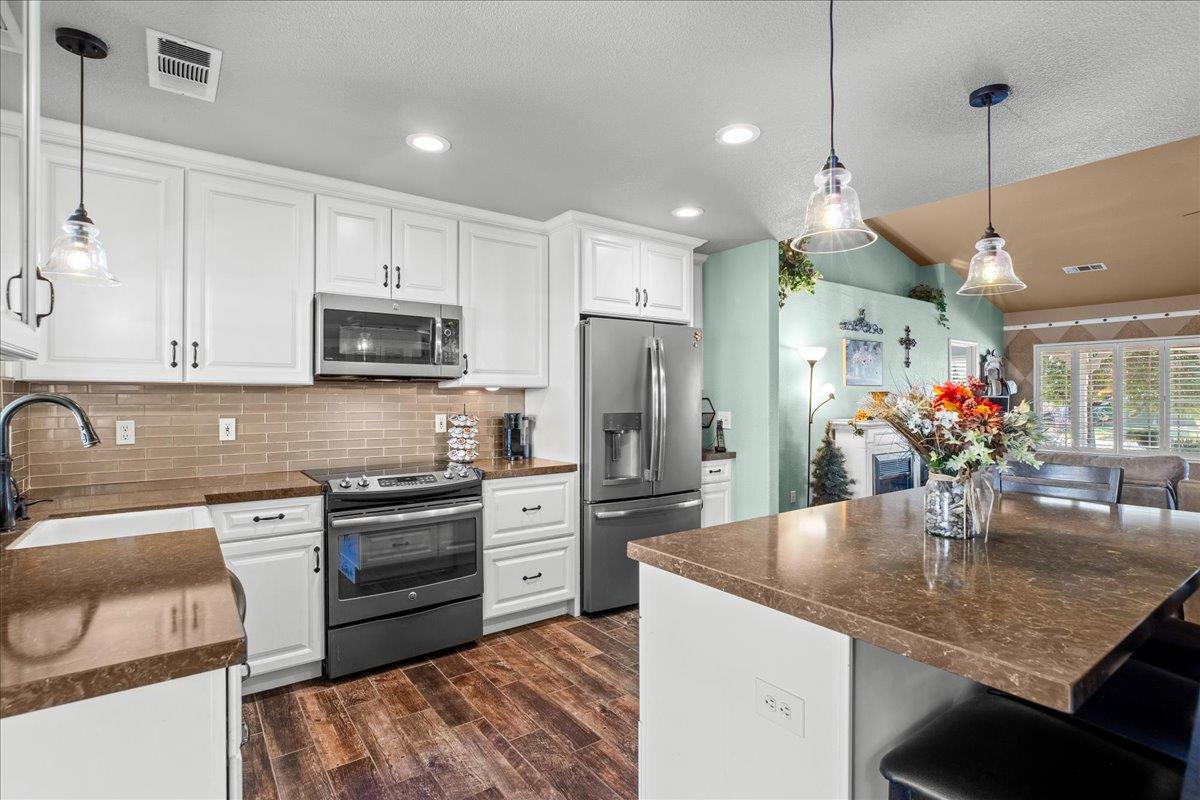 1084 Eastburg Ct, Ripon, CA 95366