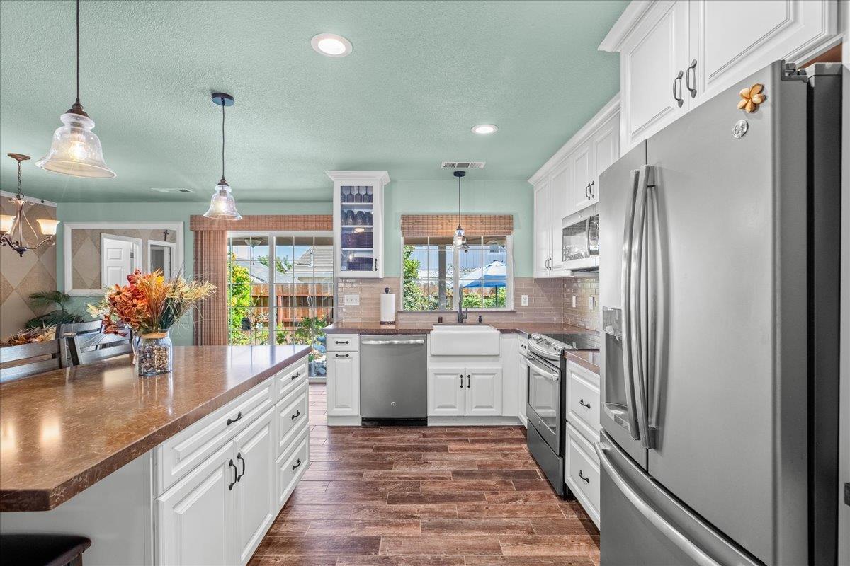1084 Eastburg Ct, Ripon, CA 95366