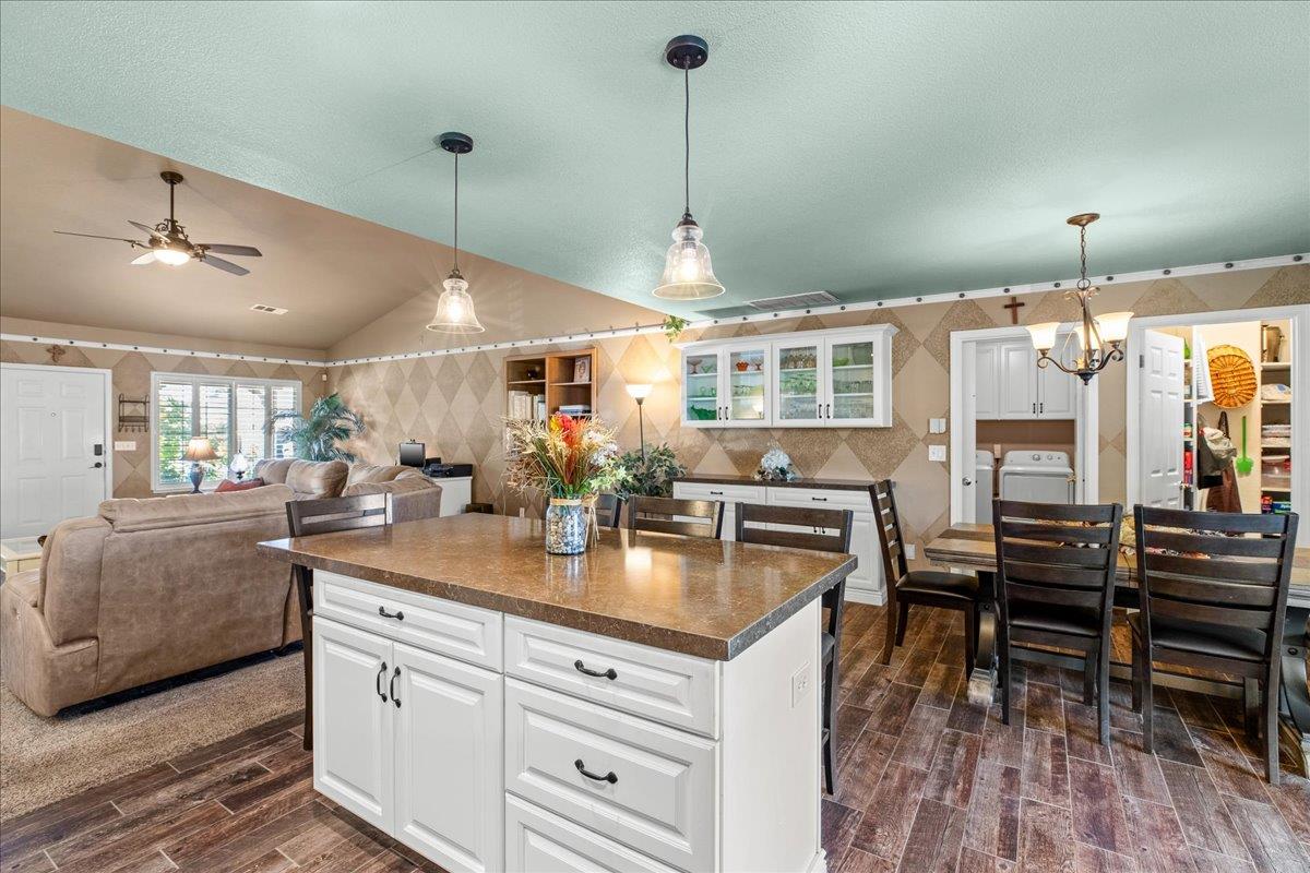 1084 Eastburg Ct, Ripon, CA 95366