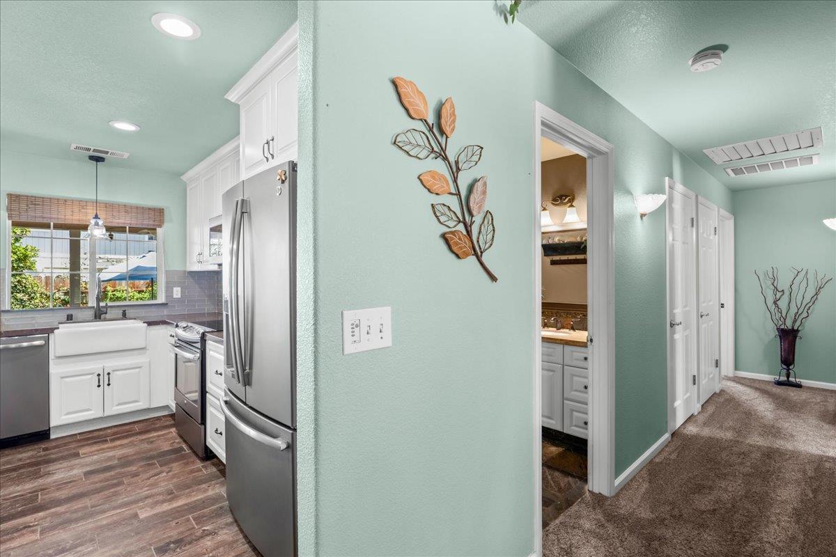 1084 Eastburg Ct, Ripon, CA 95366
