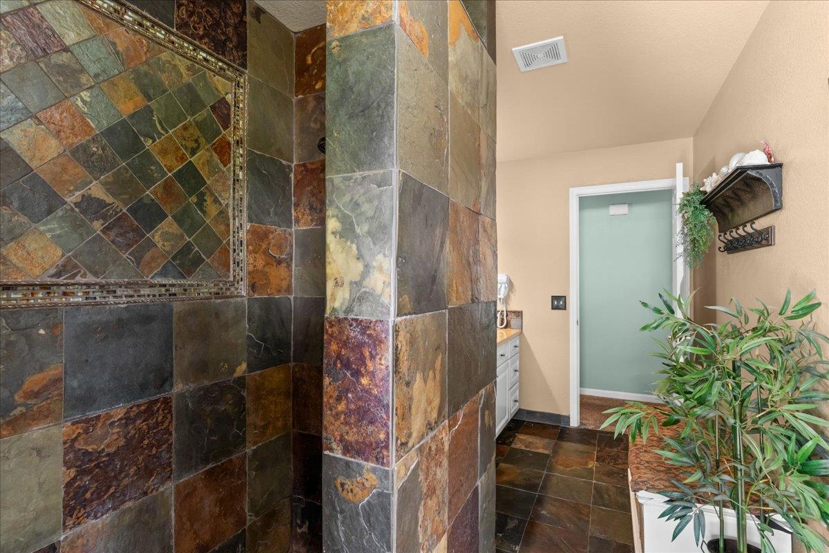 1084 Eastburg Ct, Ripon, CA 95366