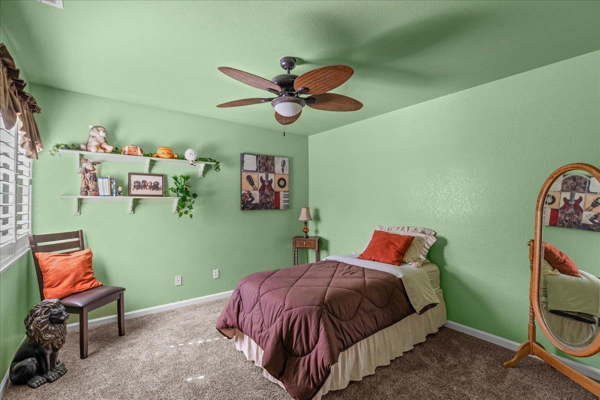 1084 Eastburg Ct, Ripon, CA 95366