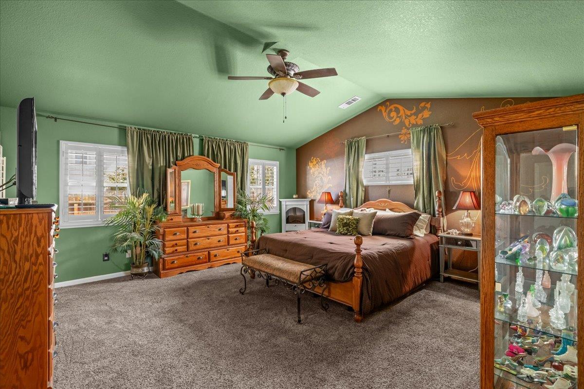 1084 Eastburg Ct, Ripon, CA 95366