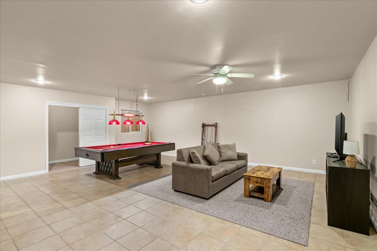 1084 Eastburg Ct, Ripon, CA 95366