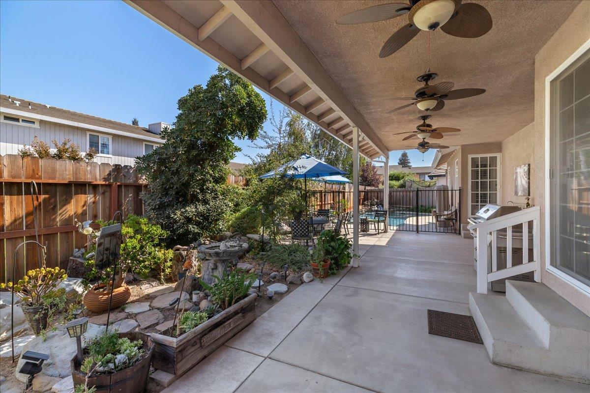 1084 Eastburg Ct, Ripon, CA 95366