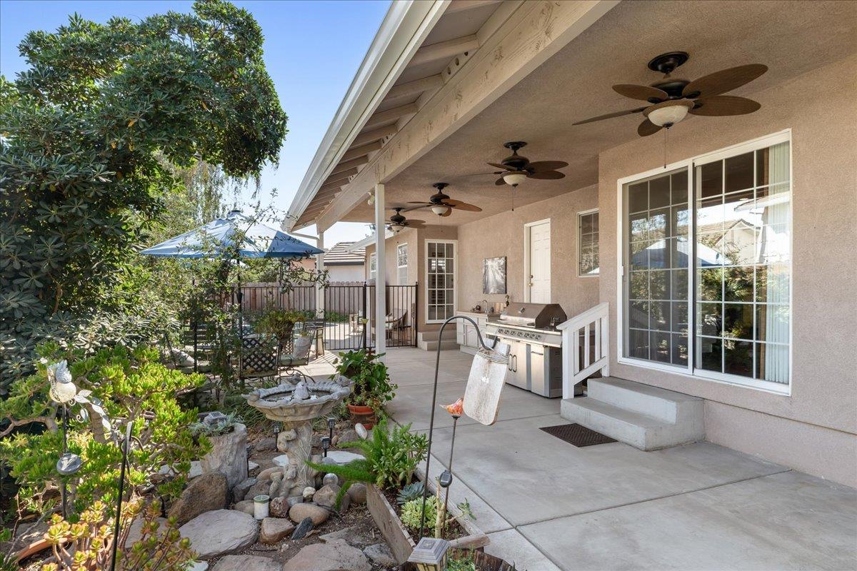 1084 Eastburg Ct, Ripon, CA 95366
