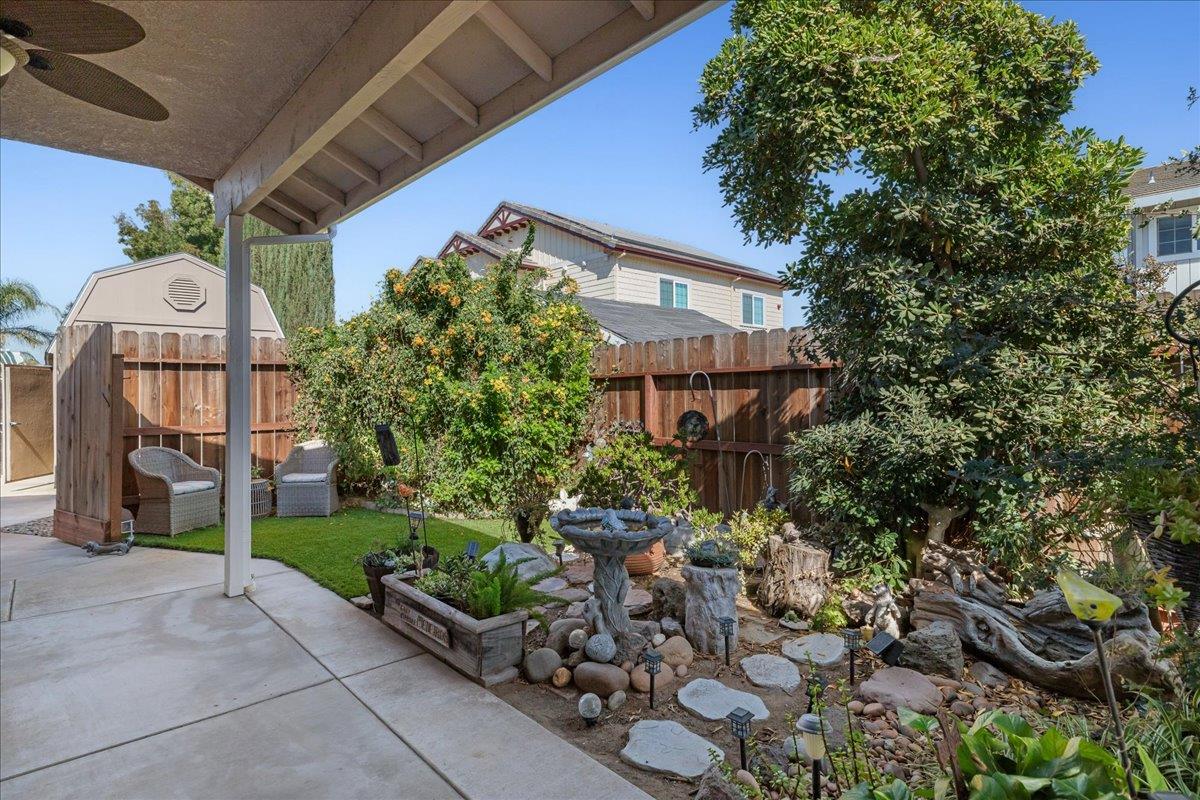 1084 Eastburg Ct, Ripon, CA 95366