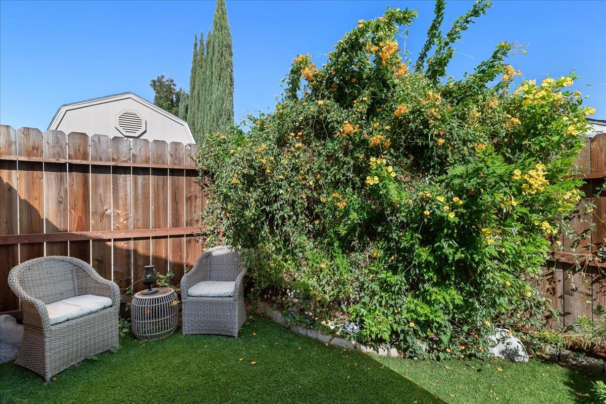 1084 Eastburg Ct, Ripon, CA 95366