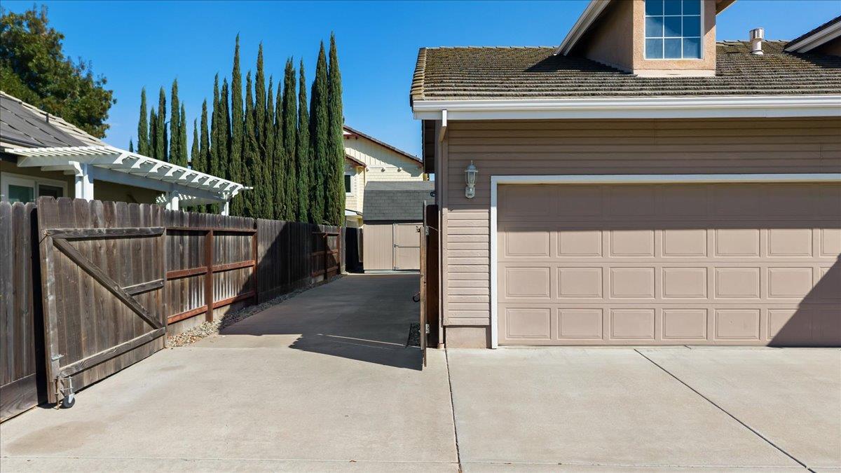 1084 Eastburg Ct, Ripon, CA 95366