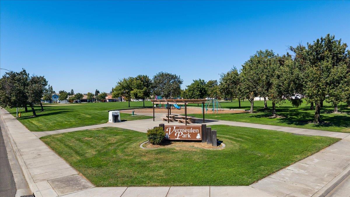 1084 Eastburg Ct, Ripon, CA 95366