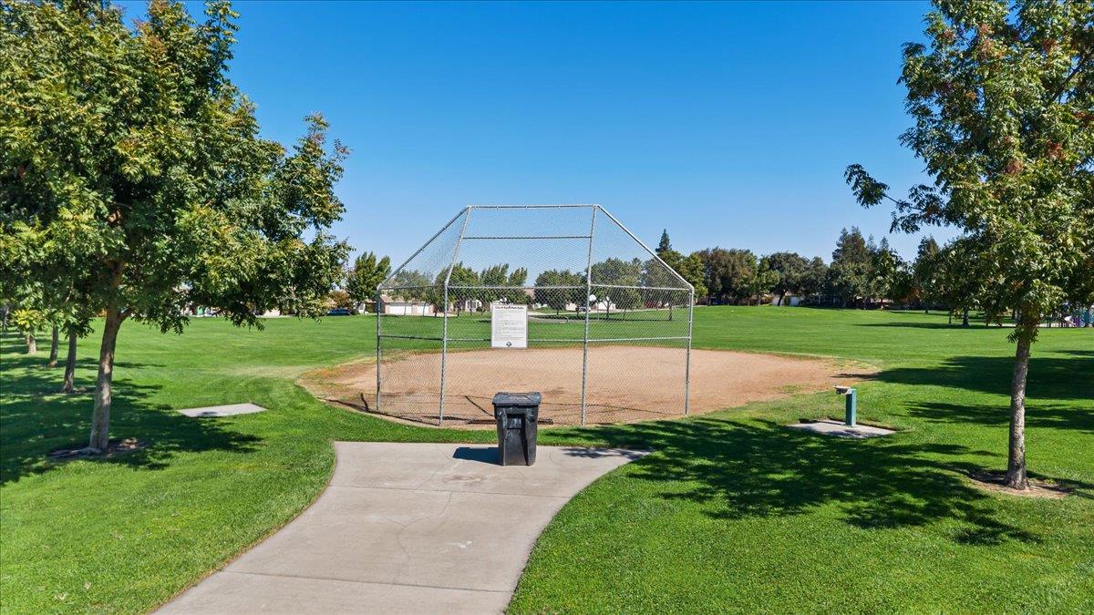1084 Eastburg Ct, Ripon, CA 95366