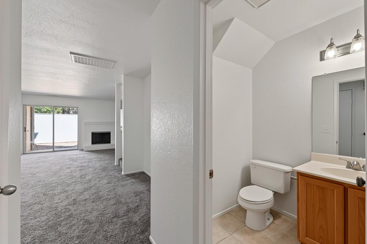 537 Lincoln Ave #B, Modesto, CA 95354