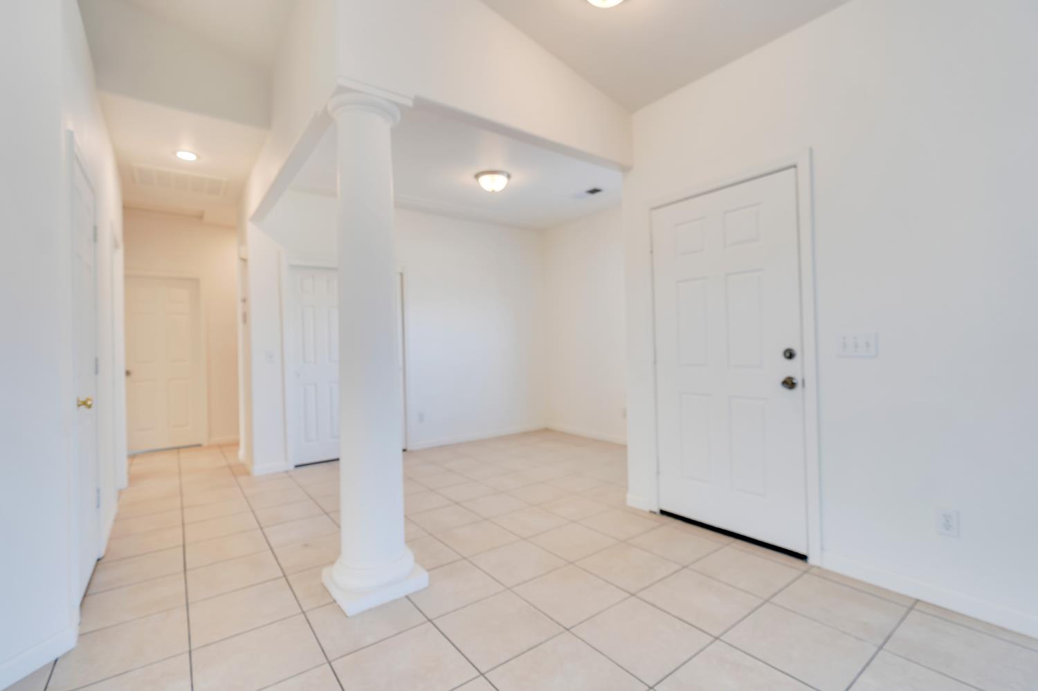2545 Goldeneye Dr, Los Banos, CA 93635