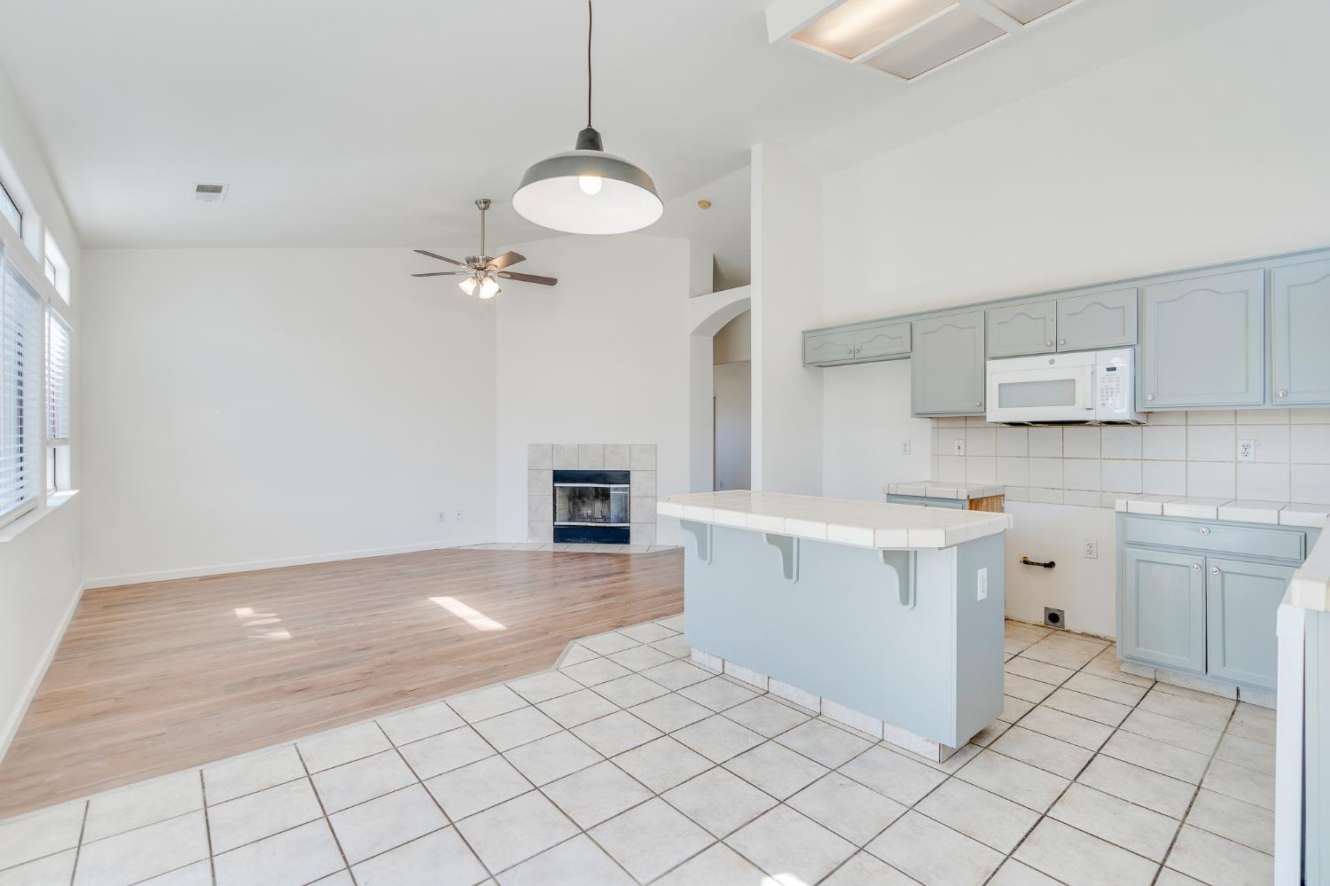 2545 Goldeneye Dr, Los Banos, CA 93635