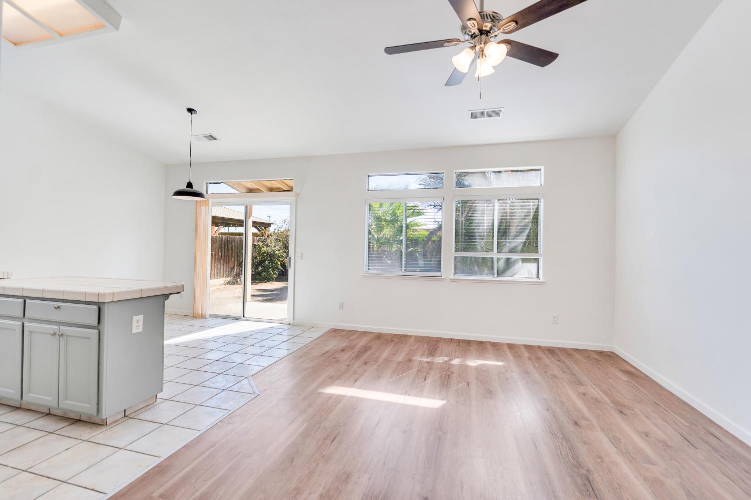 2545 Goldeneye Dr, Los Banos, CA 93635
