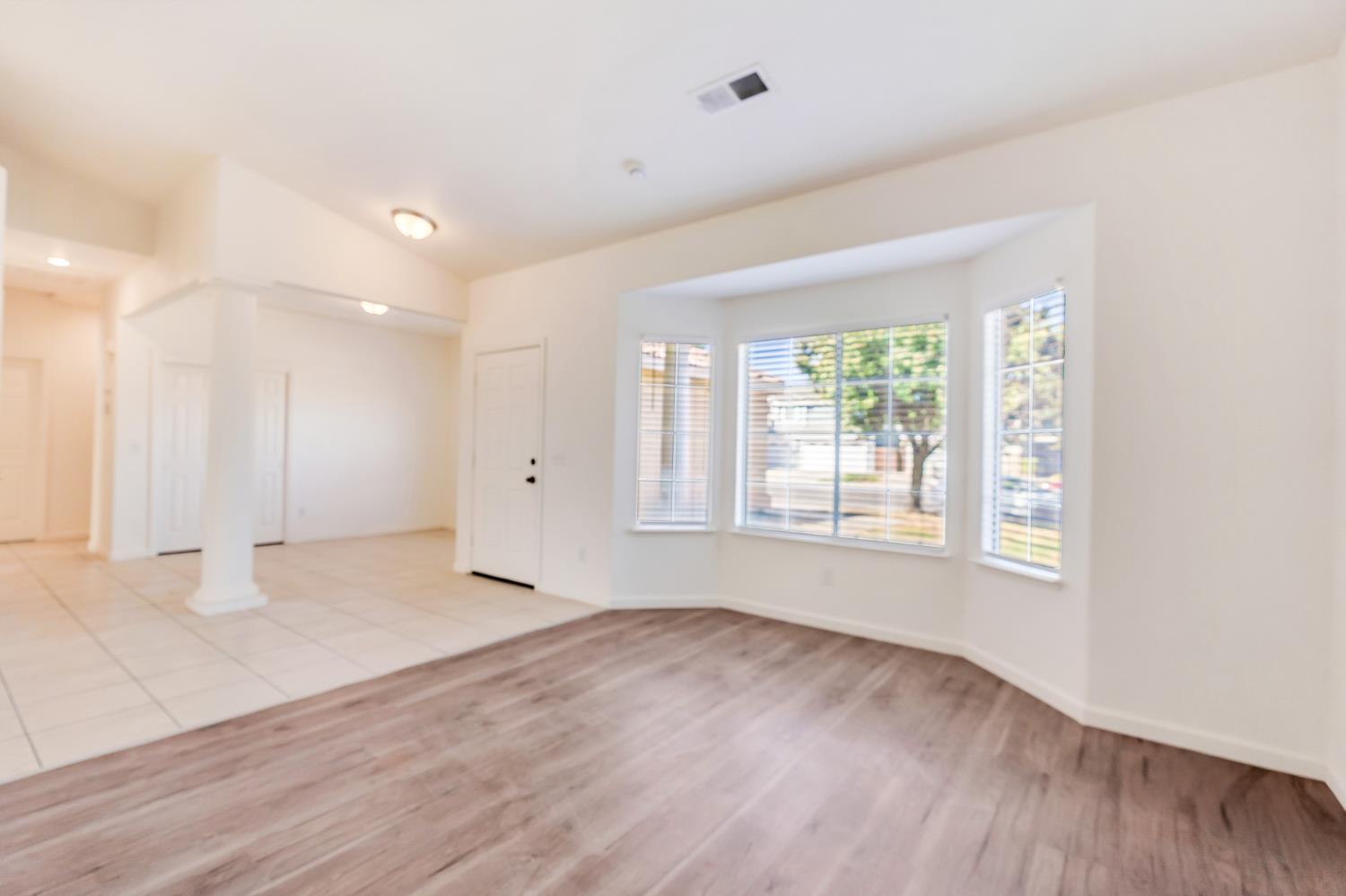 2545 Goldeneye Dr, Los Banos, CA 93635