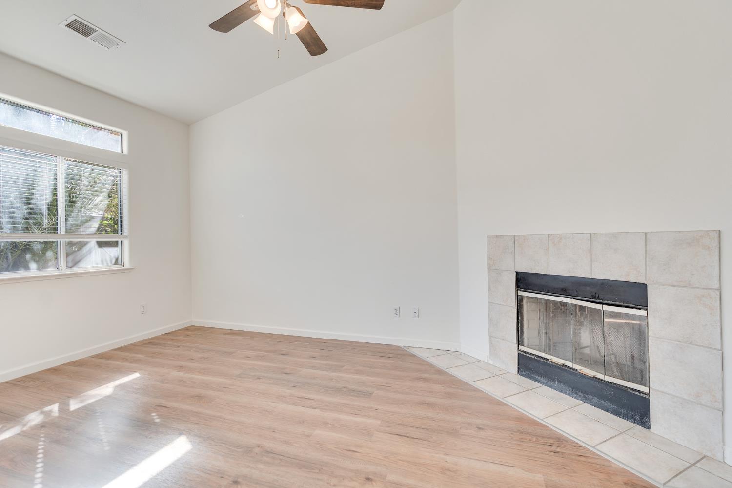 2545 Goldeneye Dr, Los Banos, CA 93635