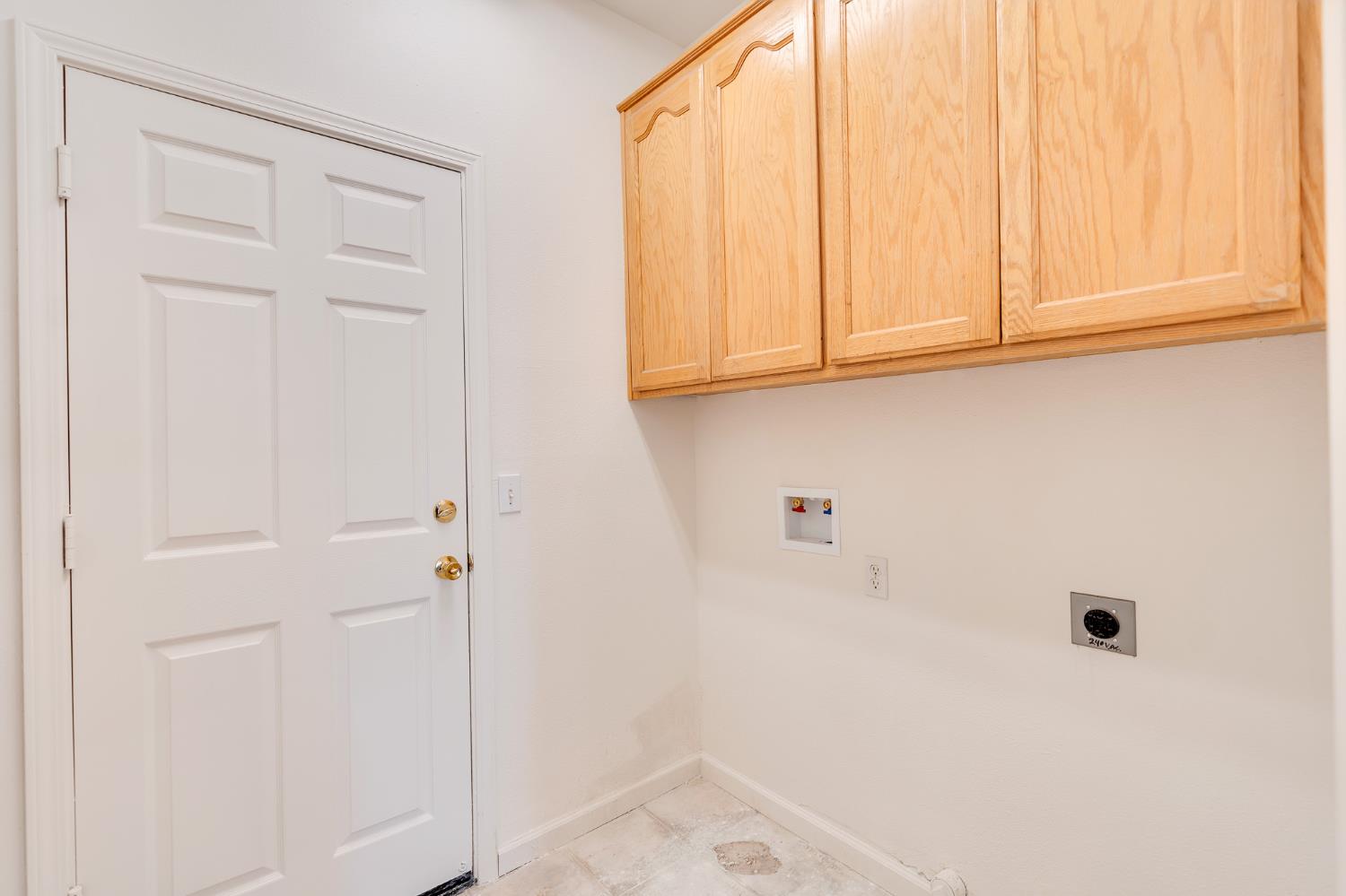 2545 Goldeneye Dr, Los Banos, CA 93635