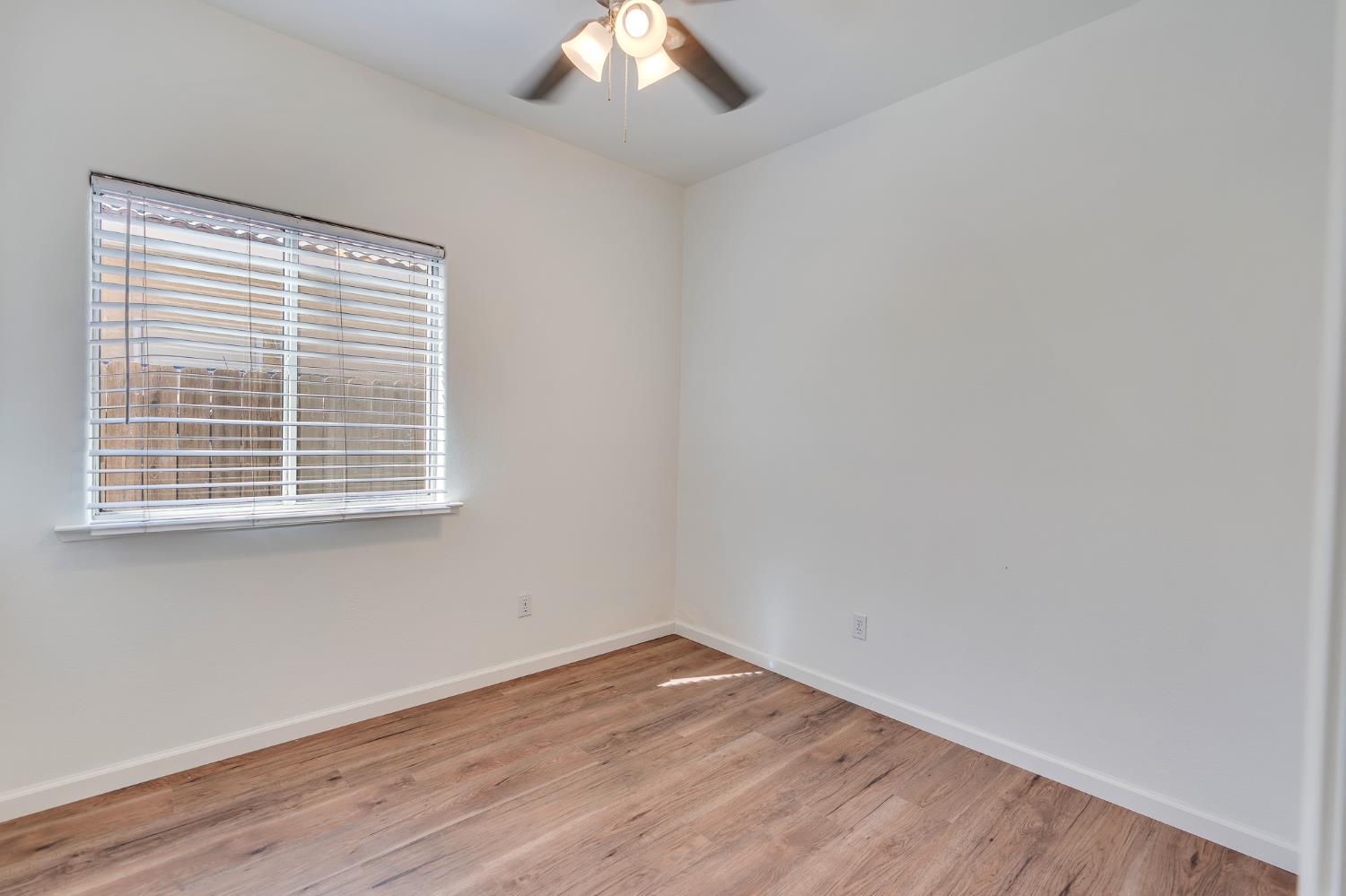 2545 Goldeneye Dr, Los Banos, CA 93635