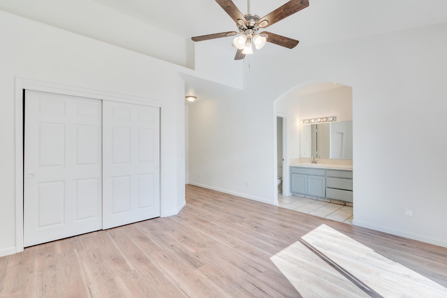 2545 Goldeneye Dr, Los Banos, CA 93635