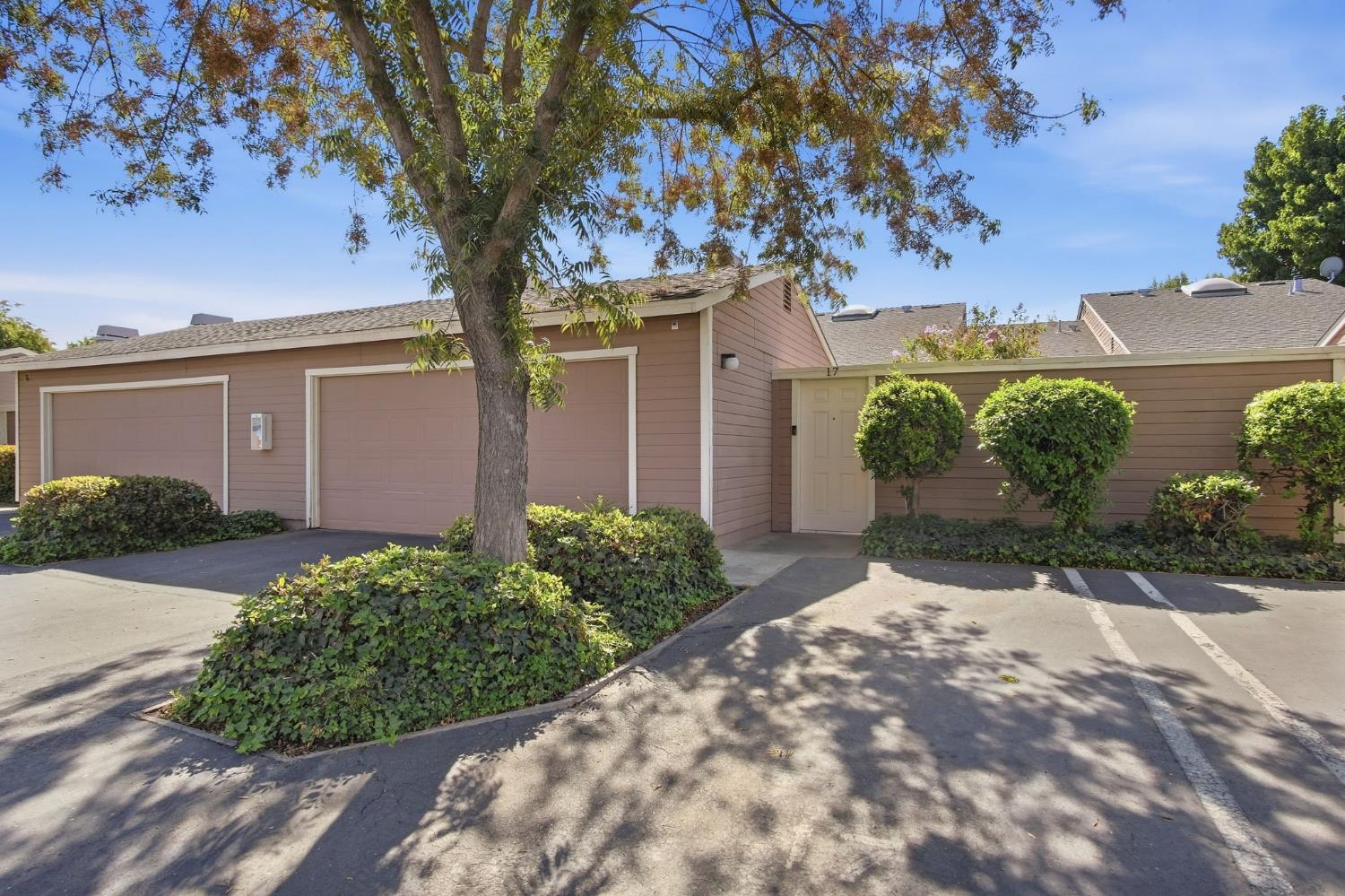 1200 Lakewood Ave #17, Modesto, CA 95355