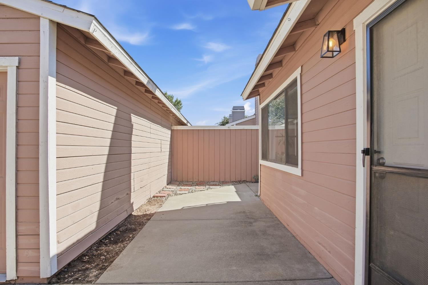 1200 Lakewood Ave #17, Modesto, CA 95355