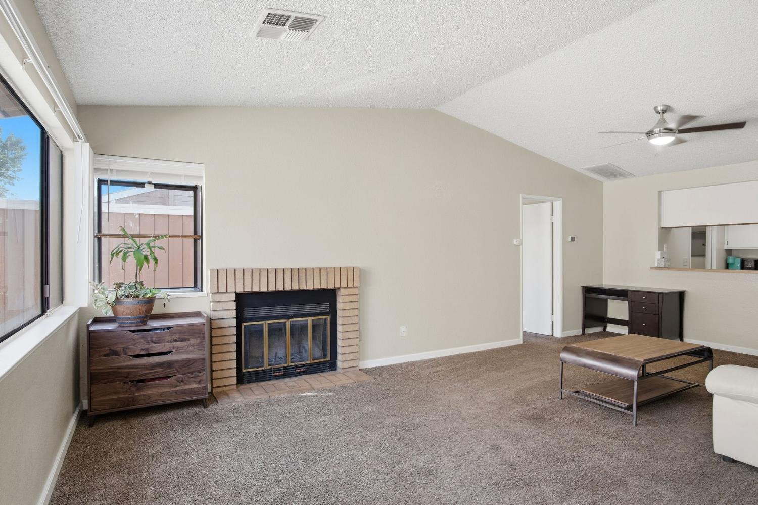 1200 Lakewood Ave #17, Modesto, CA 95355