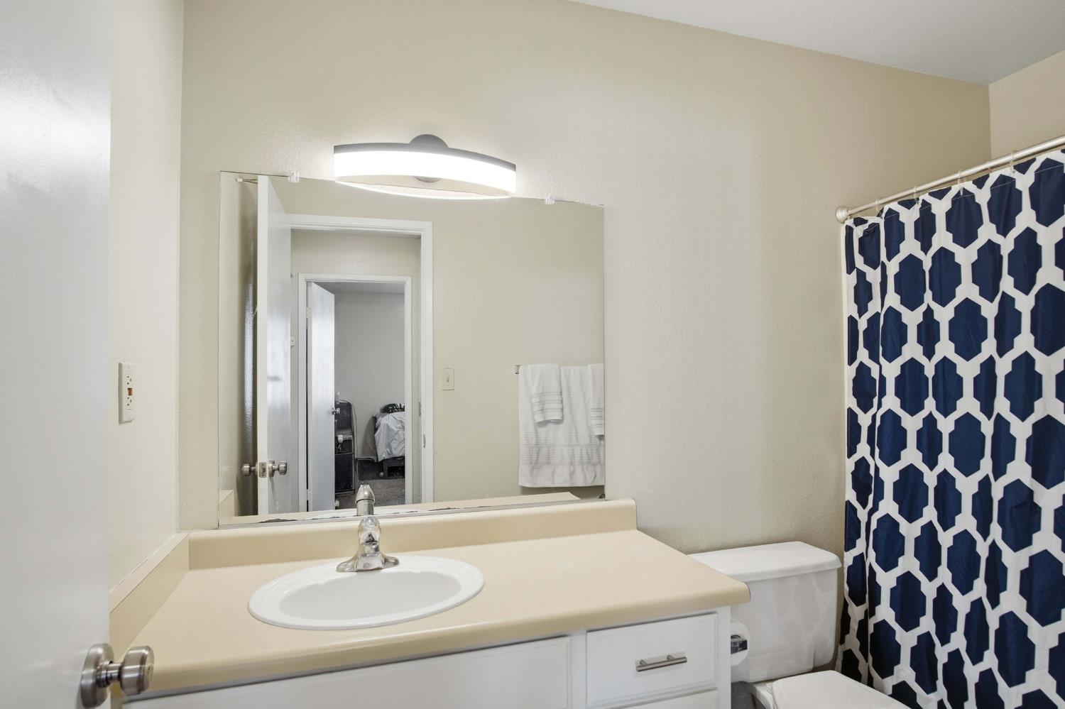 1200 Lakewood Ave #17, Modesto, CA 95355