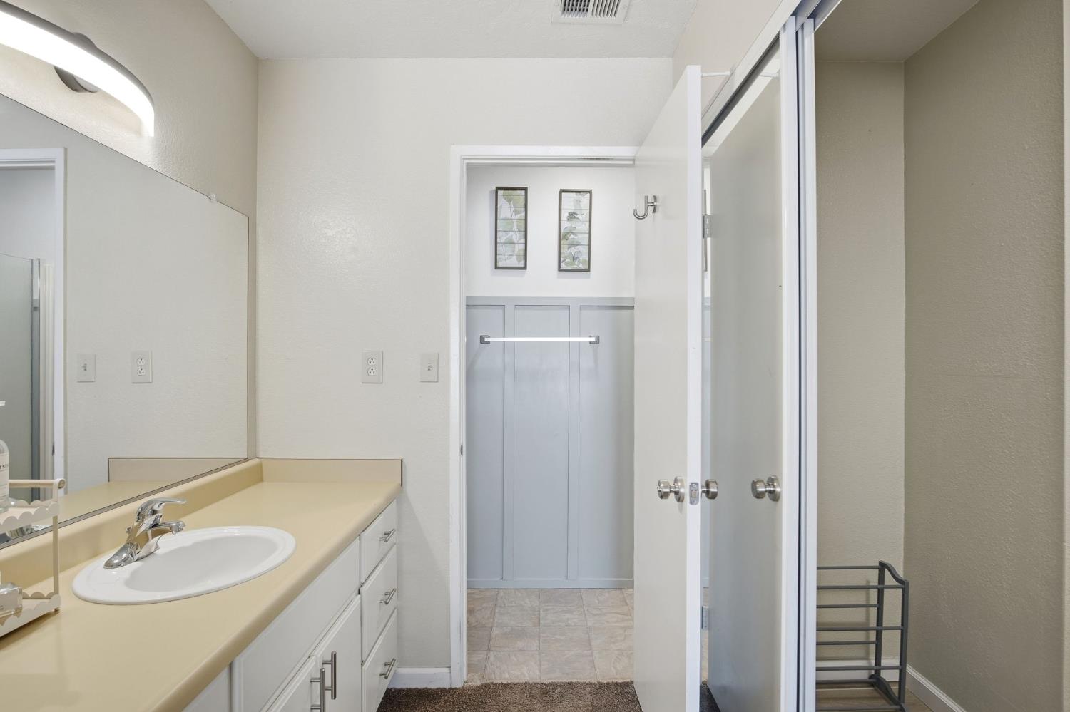1200 Lakewood Ave #17, Modesto, CA 95355