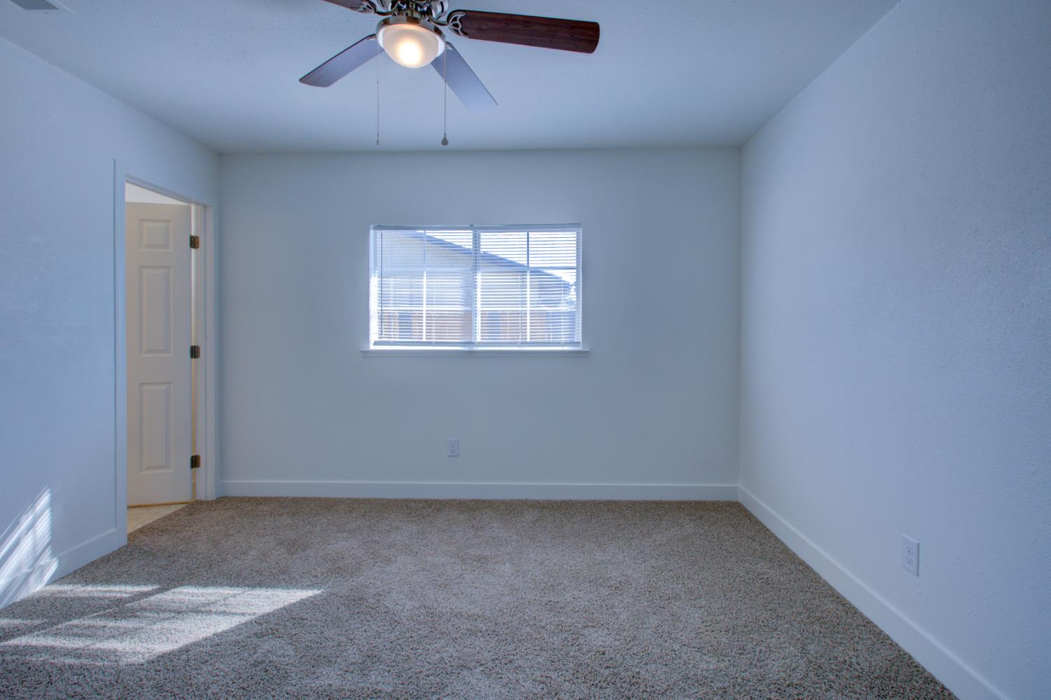 2425 Apache St, Merced, CA 95348