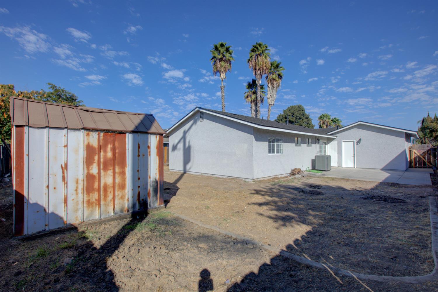 2425 Apache St, Merced, CA 95348