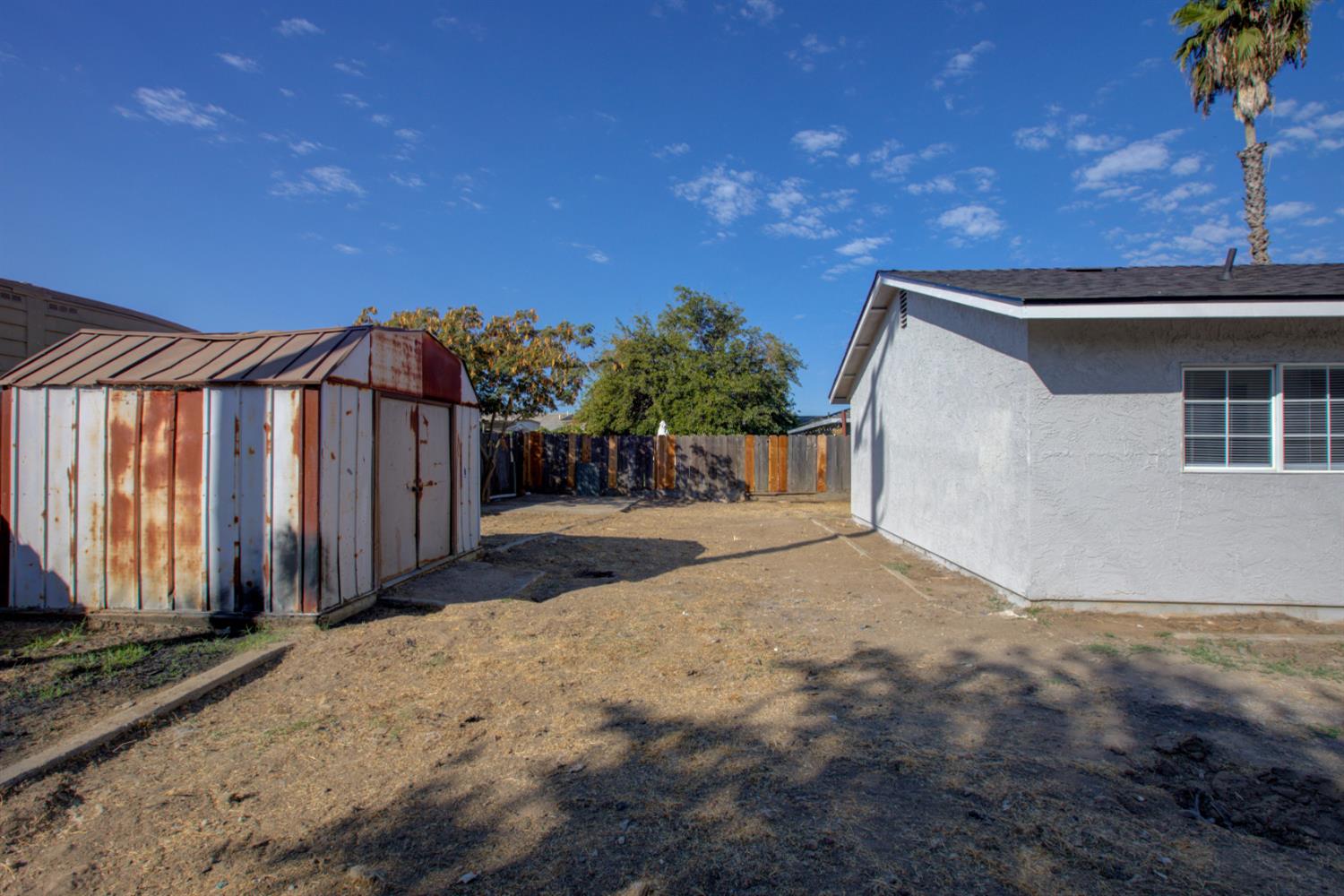 2425 Apache St, Merced, CA 95348
